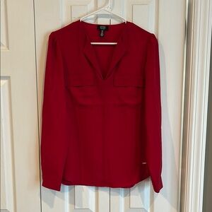 Jones New York Red V-Neck Fitted Blouse